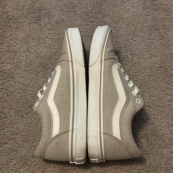 Vans - Picture 3 of 6